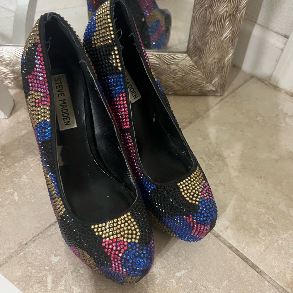 Steve Madden Black and Blue platform Embellished Heels - Picture 2 of 6